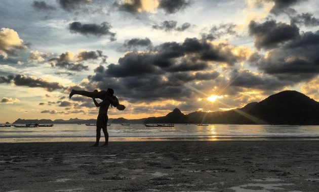 10 Foto Pantai Mawun Lombok Tengah NTB Lokasi di Kuta Peta Wisata Beach 1600411657 517 10 Foto Pantai Mawun Lombok Tengah NTB Lokasi di Kuta - 10 Foto Pantai Mawun Lombok Tengah NTB Lokasi di Kuta Peta Wisata Beach