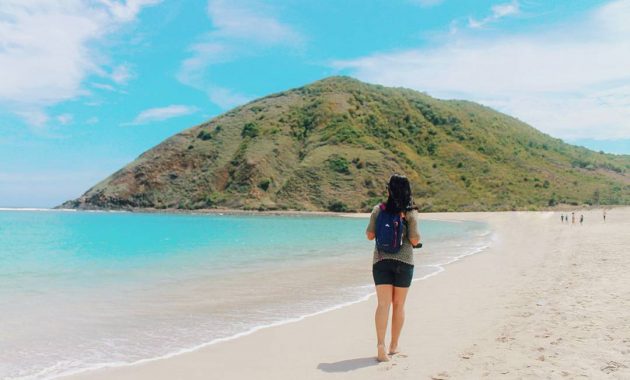 10 Foto Pantai Mawun Lombok Tengah NTB Lokasi di Kuta Peta Wisata Beach 1600411660 912 10 Foto Pantai Mawun Lombok Tengah NTB Lokasi di Kuta - 10 Foto Pantai Mawun Lombok Tengah NTB Lokasi di Kuta Peta Wisata Beach