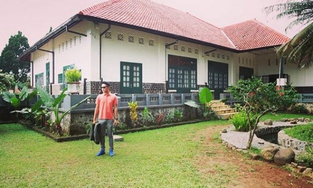 10 Foto Gedung Perundingan Linggarjati Kuningan, Harga Tiket Masuk, Lokasi Alamat, Sejarah Asal Usul, Jam Buka Tutup + Misteri Mitos 1600522688 732 10 Foto Gedung Perundingan Linggarjati Kuningan Harga Tiket Masuk Lokasi - 10 Foto Gedung Perundingan Linggarjati Kuningan, Harga Tiket Masuk, Lokasi Alamat, Sejarah Asal Usul, Jam Buka Tutup + Misteri Mitos