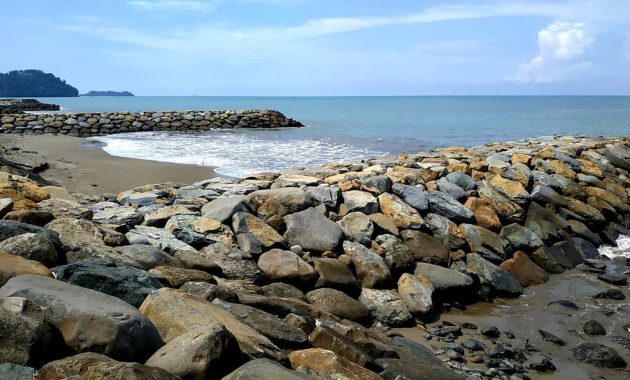 10 Foto Pantai Padang, Sejarah Lokasi Hotel Homestay di Sekitar 1600526617 241 10 Foto Pantai Padang Sejarah Lokasi Hotel Homestay di Sekitar - 10 Foto Pantai Padang, Sejarah Lokasi Hotel Homestay di Sekitar