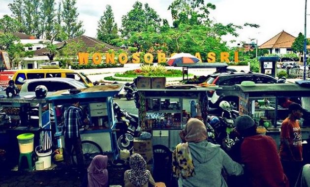 10 Foto Alun Alun Wonosobo, Jalan Menuju Lokasi, Penginapan Hotel + Keindahan di Tengah Malam 1600568662 607 10 Foto Alun Alun Wonosobo Jalan Menuju Lokasi Penginapan Hotel - 10 Foto Alun Alun Wonosobo, Jalan Menuju Lokasi, Penginapan Hotel + Keindahan di Tengah Malam
