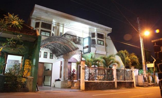 1600664574 350 20 Penginapan Murah di Sekitar Malioboro Dibawah 100 Ribu Terbaru - 20 Penginapan Murah di Sekitar Malioboro Dibawah 100 Ribu Terbaru Untuk Rombongan Keluarga 4 Orang Hotel Ada Kolam Renang