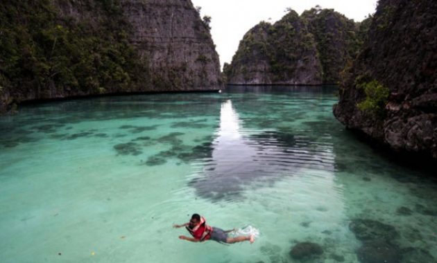 10 Pantai di Papua Raja Ampat Yang Menjadi Salah Satu Dari Wisata Menyelam Terbaik Dunia dan Terkenal 1600688164 763 10 Pantai di Papua Raja Ampat Yang Menjadi Salah Satu - 10 Pantai di Papua Raja Ampat Yang Menjadi Salah Satu Dari Wisata Menyelam Terbaik Dunia dan Terkenal