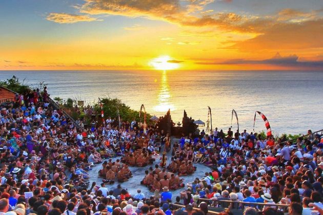 10 Foto Pura Luhur Uluwatu Temple Bali, Harga Tiket Masuk Wisata Sejarah Lokasi Terletak di Kabupaten Badung 1600881188 2 10 Foto Pura Luhur Uluwatu Temple Bali Harga Tiket Masuk - 10 Foto Pura Luhur Uluwatu Temple Bali, Harga Tiket Masuk Wisata Sejarah Lokasi Terletak di Kabupaten Badung